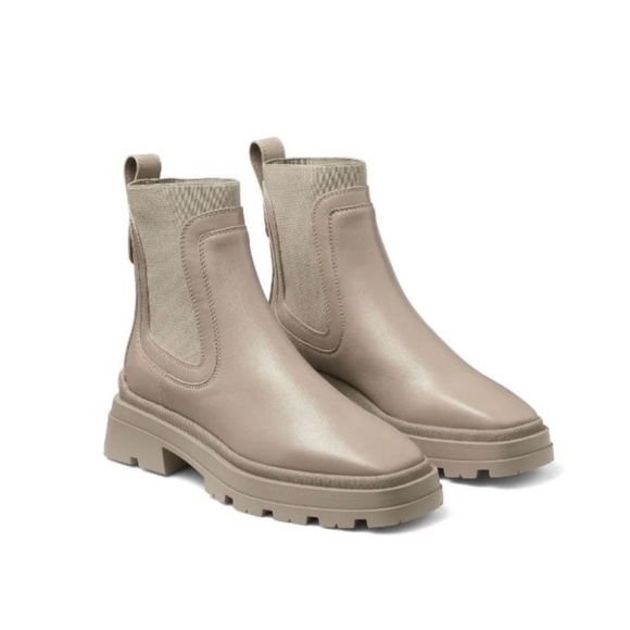 Jimmy Choo winter 2023 boots - Picture 3 of 14